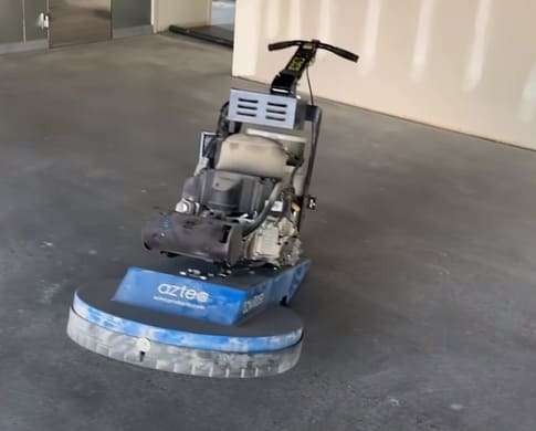 Jak polerować i szlifować posadzki betonowe oraz cementowe