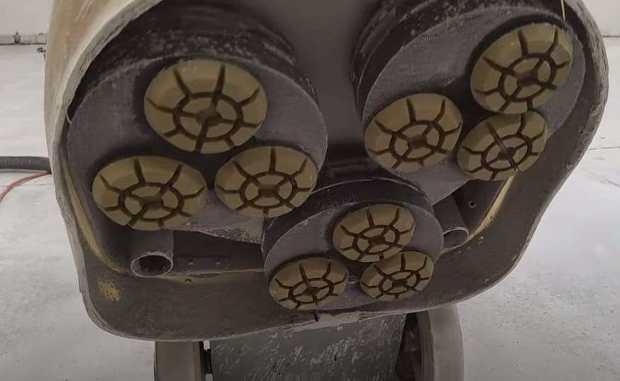 dół maszyny do polerowania szlifowania betonu