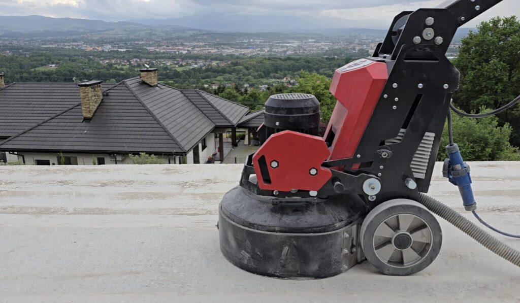 Czym i w jaki sposób szlifować taras betonowy? Odpowiedź jest prosta. Zobacz 